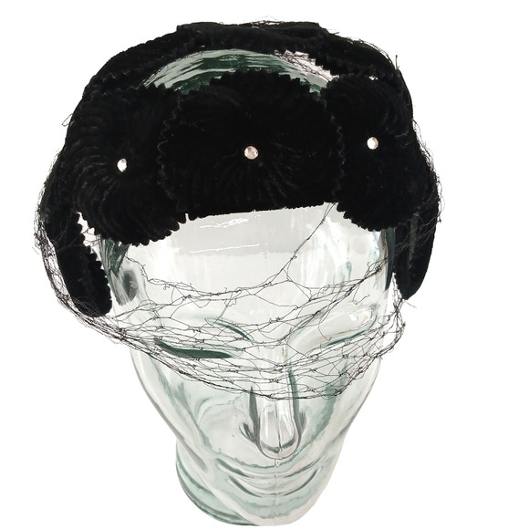 VTG Womens Cloche Hats Black & Ivory Velvet Veil Union Made 1920s 1930s Lot of 3 main image 6
